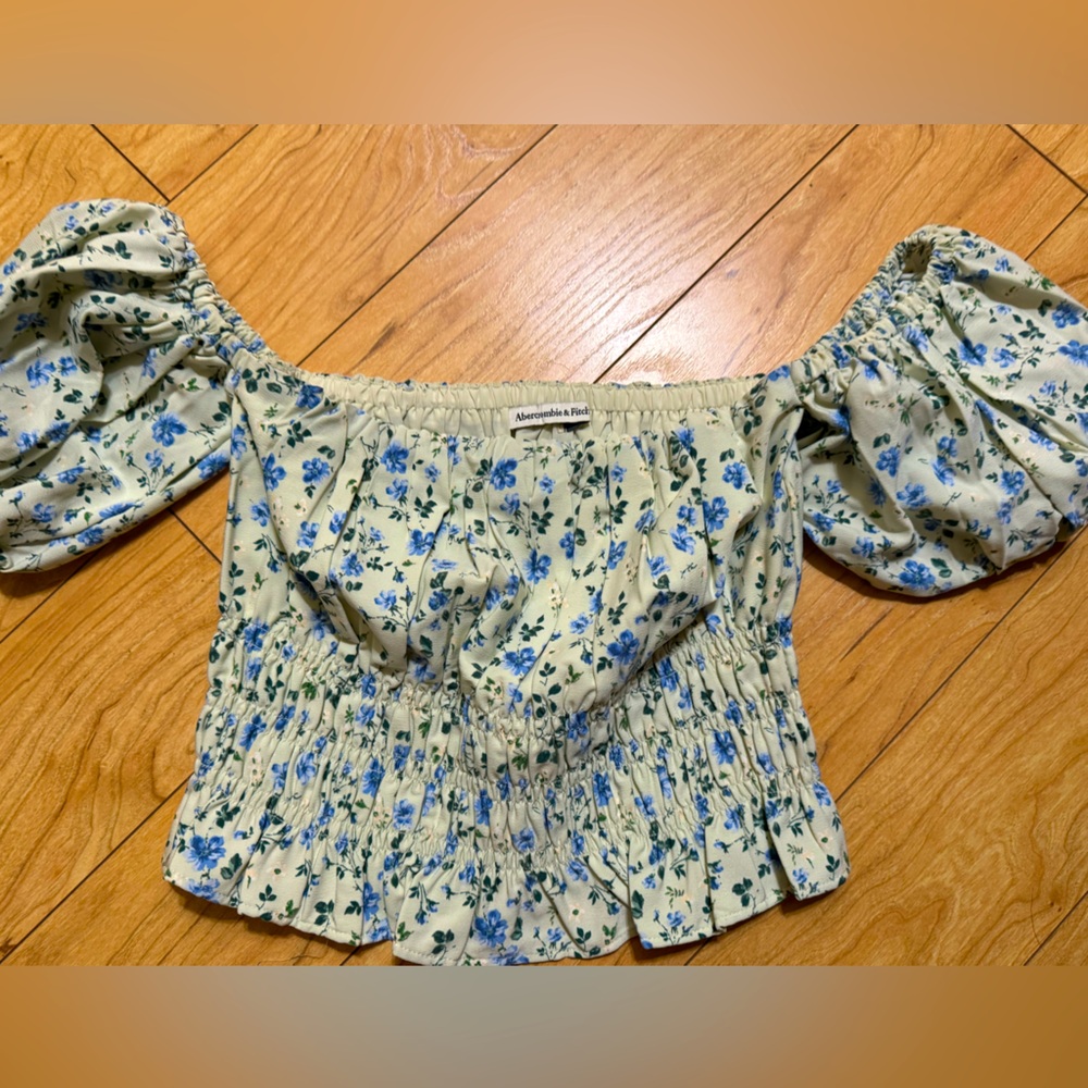 Abercrombie off the shoulder floral top
